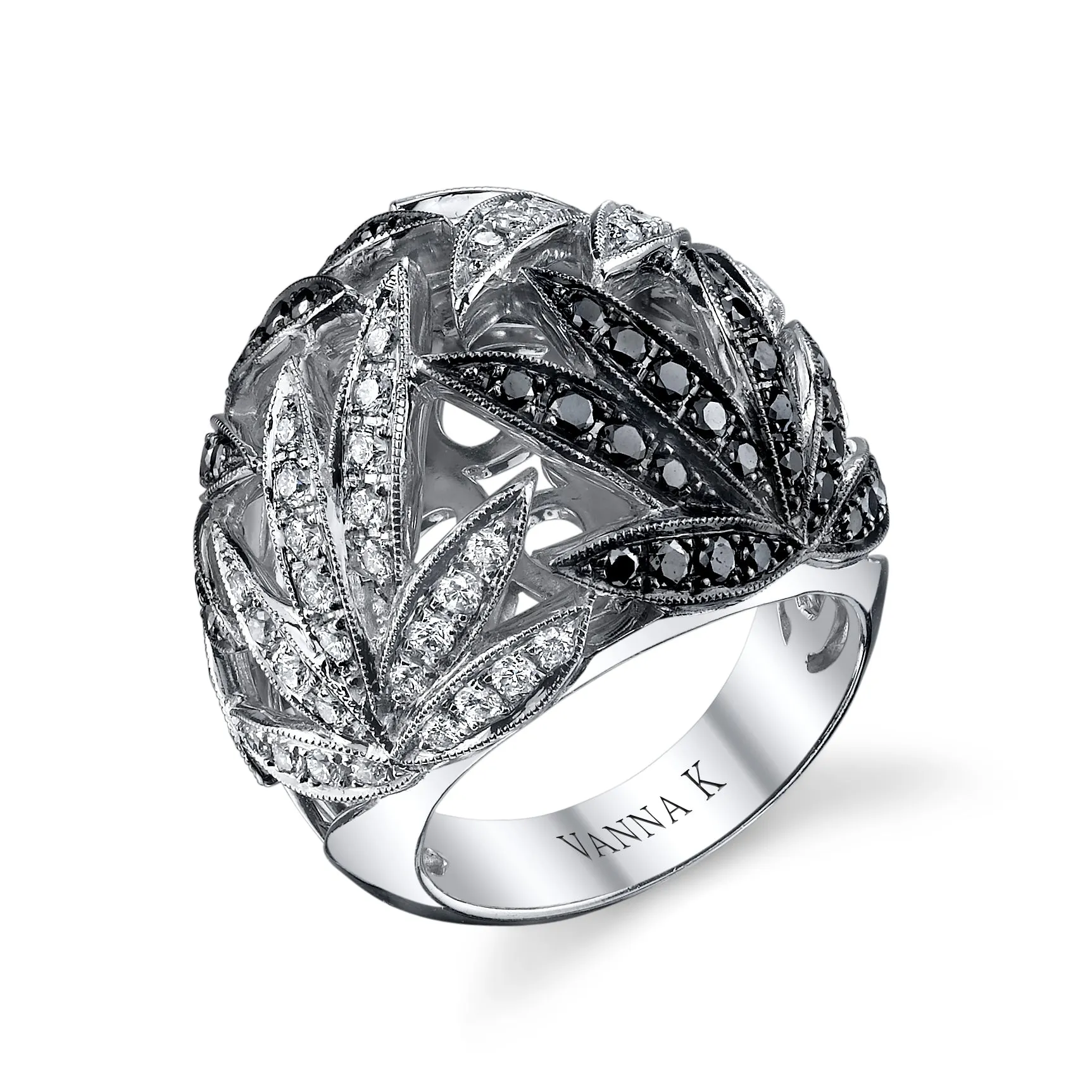 18K White Gold Black And White Diamond Fashion Ring