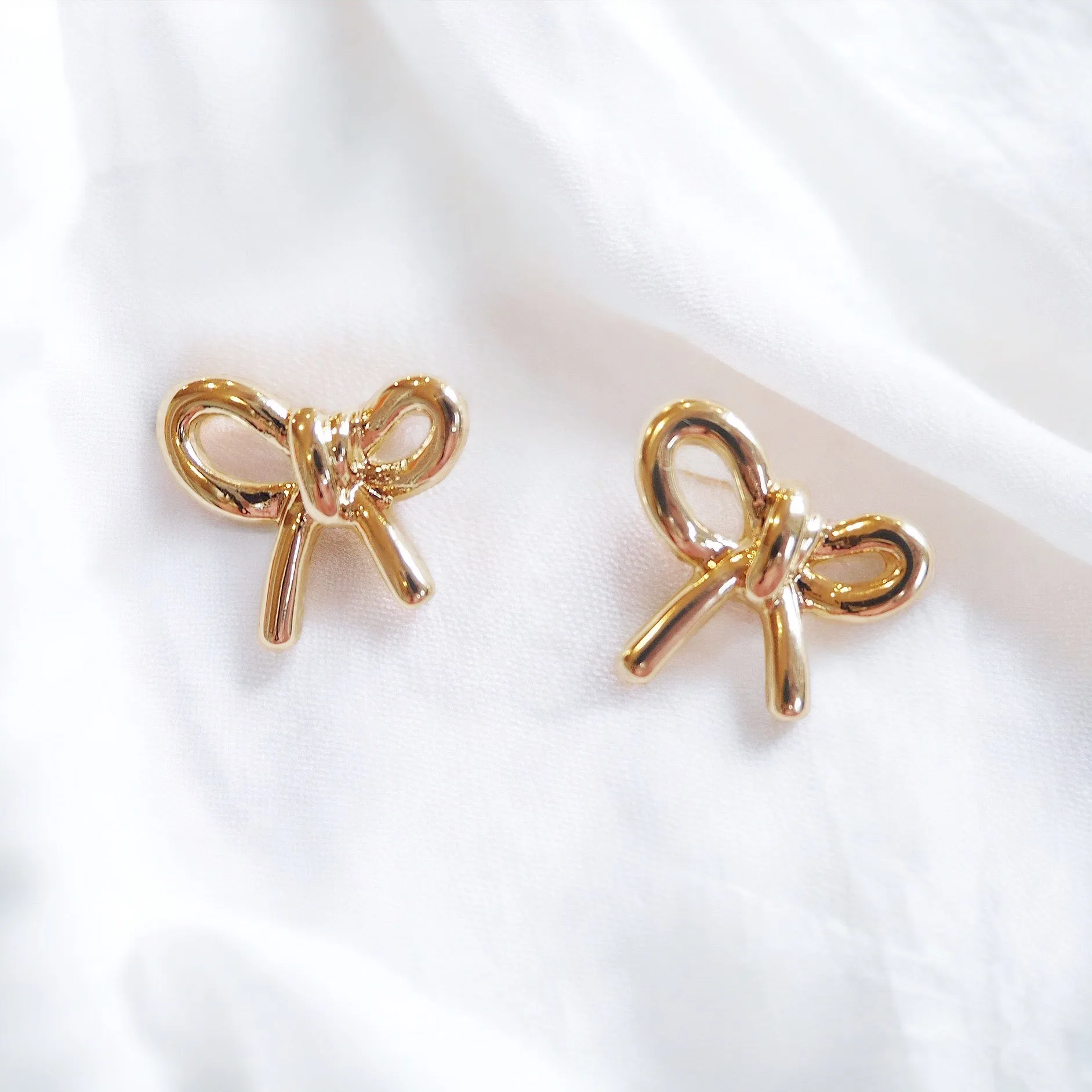 Gold Bow Earrings