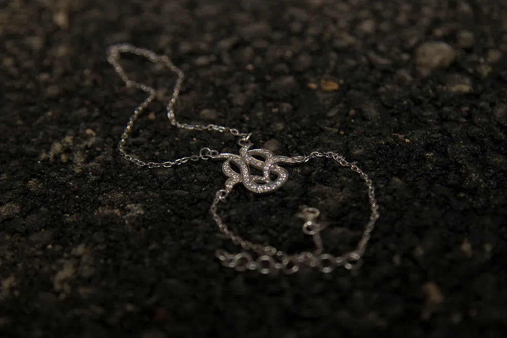 Sterling silver hand chain “Tulip”